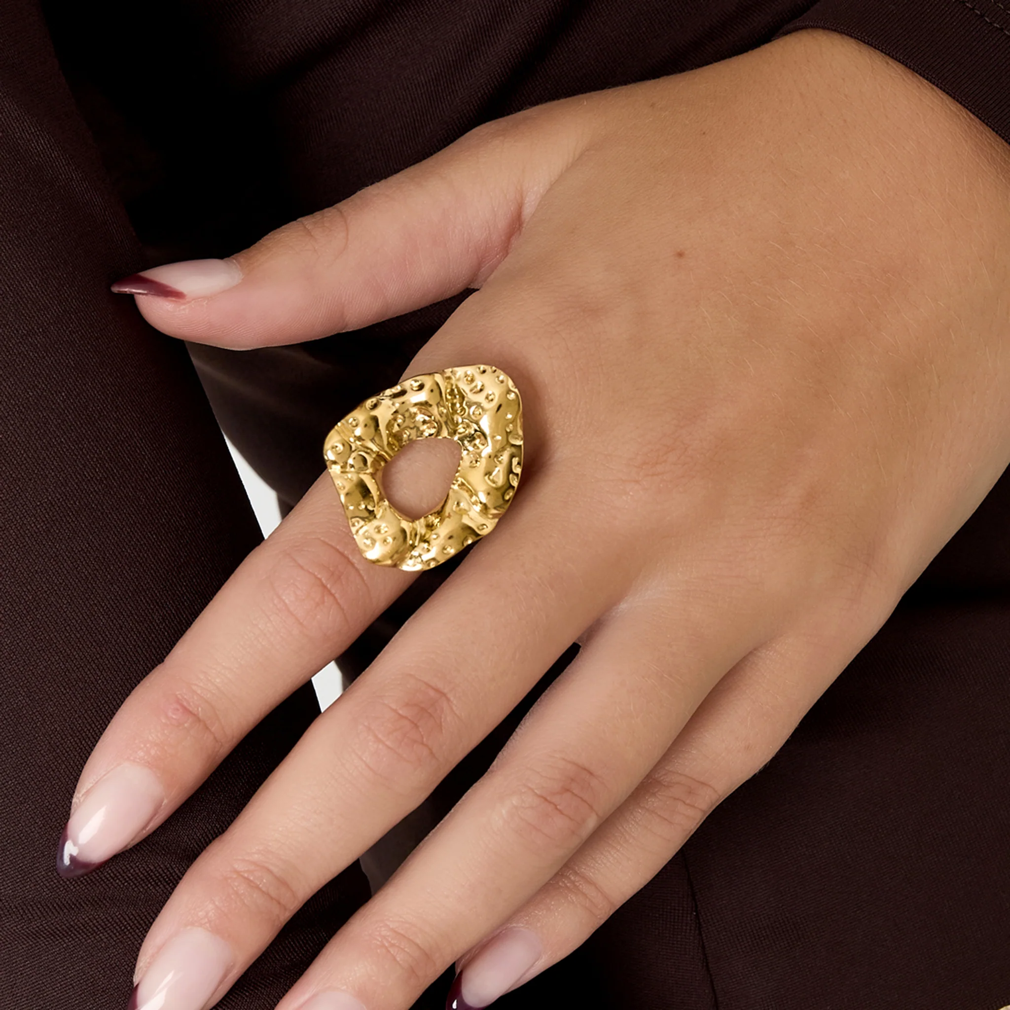 Modern statement - Fingerring i 18k PVD guldpläterat kirurgiskt stål - Image 2